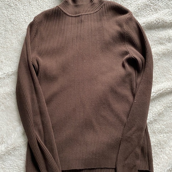 Turtle neck - Picture 2 of 2
